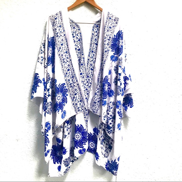 Justin & Taylor Sweaters - NWT Flowy Kimono Bohemian Blue & White One Size